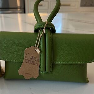 Genuine Italian Leather Women's  clutch with Crossbody strap -  Green